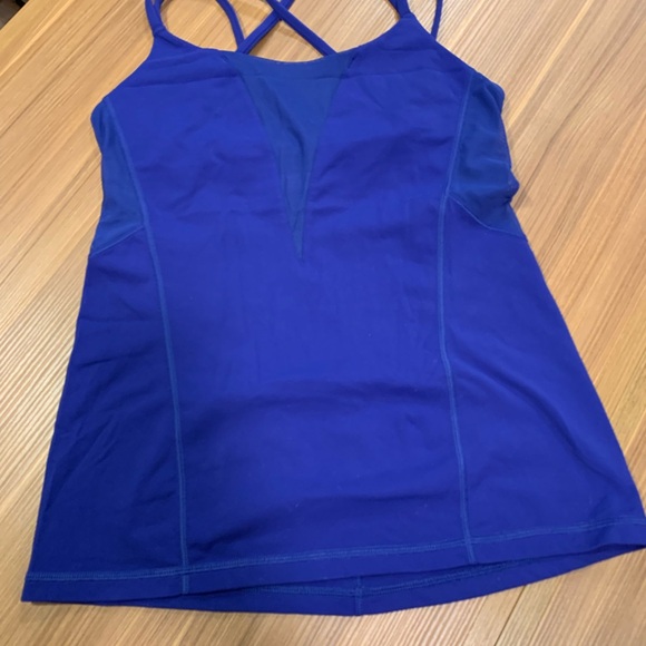 Lululemon exquisite mesh tank 8 EUC - Picture 3 of 10